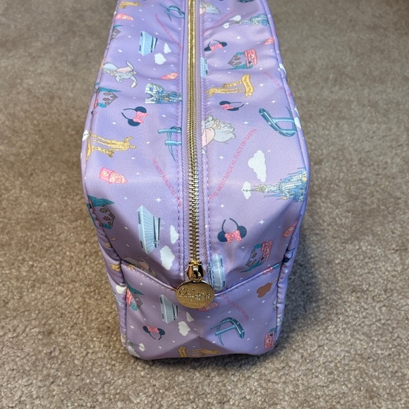 Magic World Accessory Bag - Picture 5 of 5